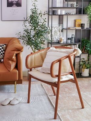 Robuste Nitrolacquer-Abschluss japanische Design Massivholz Rattan Esszessel für Restaurants und Esszimmer 2023