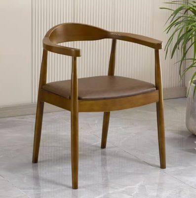 Maßgeschneiderte Farbe Moderne nordische Massivholz-Esstuhl Ashwood Rahmen Ledersitz Holzstuhl Wohnzimmermöbel