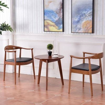 Maßgeschneiderte Farbe Moderne nordische Massivholz-Esstuhl Ashwood Rahmen Ledersitz Holzstuhl Wohnzimmermöbel