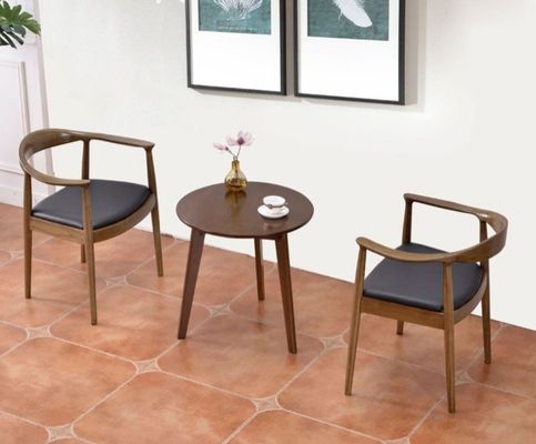 Maßgeschneiderte Farbe Moderne nordische Massivholz-Esstuhl Ashwood Rahmen Ledersitz Holzstuhl Wohnzimmermöbel