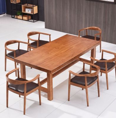Maßgeschneiderte Farbe Moderne nordische Massivholz-Esstuhl Ashwood Rahmen Ledersitz Holzstuhl Wohnzimmermöbel