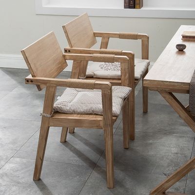 Wohnzimmer Möbel Esszessel Japanischer Design Modernes Massivholz Restaurantstuhl mit Armlehne und Gummiholz-Bedeckungsmaterial