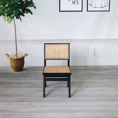 Moderne einfache Massivholz-Rattan-Rückenlehne Esszimmer-Stuhl für Wohnzimmermöbel Gummiholz
