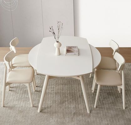 Esszimmerstuhl im nordischen Stil mit Beinen aus massivem Holz und Stoffbedeckung in Nitrolacquer