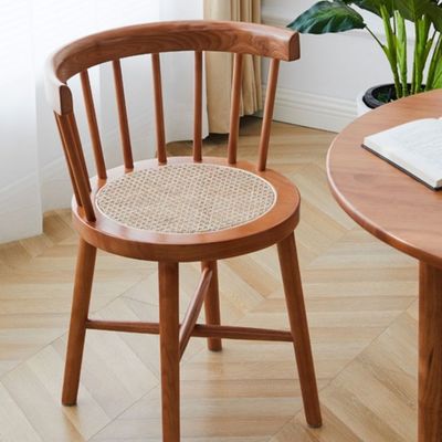 Esszimmermöbel im modernen nordischen Stil Deckelzimmer Rattan Holz Rückenstuhl mit Nitrolacquer Oberfläche