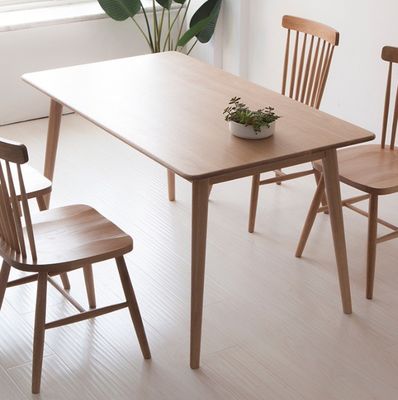 Standfestes Design, modernes einfaches Design, amerikanische Walnussfarbe, Massivholz-Esstisch, Sitz