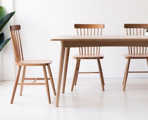 Standfestes Design, modernes einfaches Design, amerikanische Walnussfarbe, Massivholz-Esstisch, Sitz