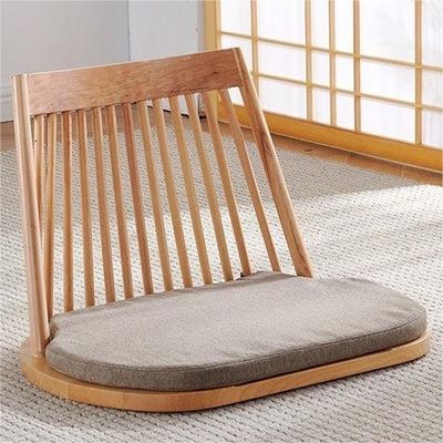 Massivholz-Esstuhl mit natürlichen Fußbodensitzungen und modernem Tatami-Sitzrückendesign