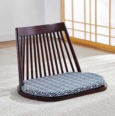 Massivholz-Esstuhl mit natürlichen Fußbodensitzungen und modernem Tatami-Sitzrückendesign