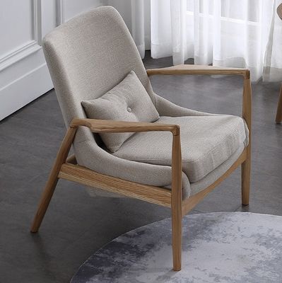 Wohnzimmermöbel Robuste Holzstühle Sofa mit Polster-Armlehnen und Kissen