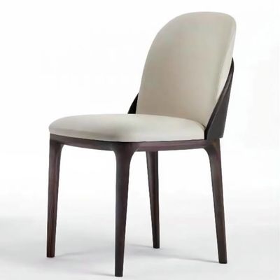 Moderner Holzessensessel mit nordischem Design und Polstersitz