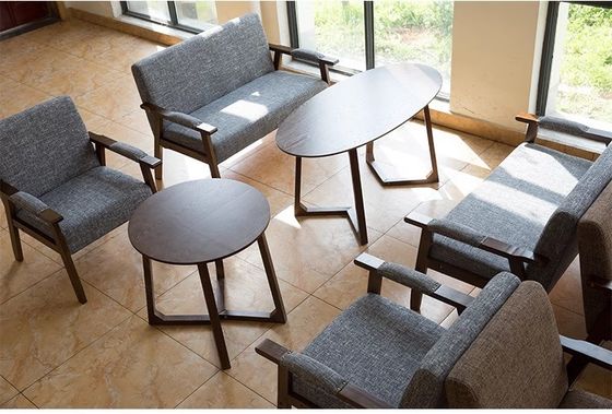 Modernes Design Weichsitzstuhl für Wohnzimmer und Hotel W65*D59*H75CM Holzsofa aus Massivholz