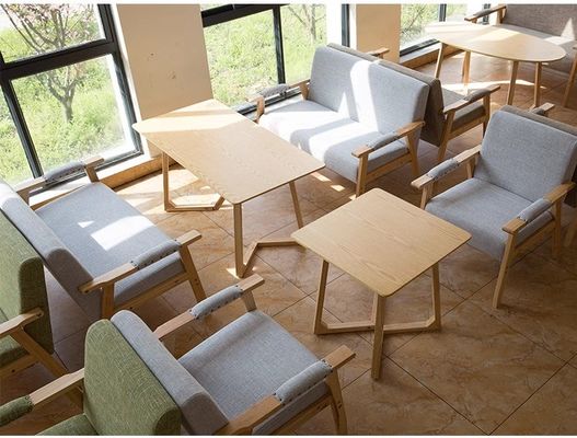 Modernes Design Weichsitzstuhl für Wohnzimmer und Hotel W65*D59*H75CM Holzsofa aus Massivholz