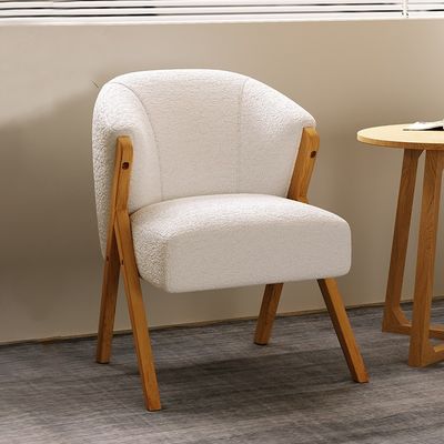 Moderne nordische Holzstühle robuste Asche Massivholzrahmen für Hoteldesign Samt Lammwolle Holzsofa Stühle