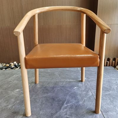 Nordeuropäische Massivholz-PU-Lederpolster Esszimmerstuhl für Restaurant