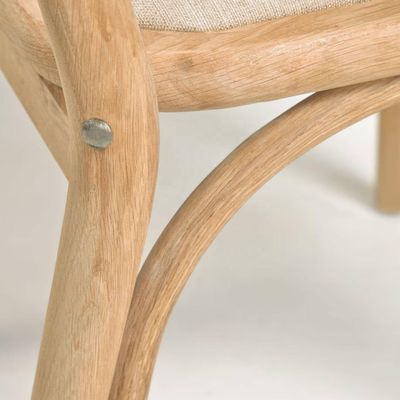 Esszimmermöbel aus weißem Leinen Stoff Esszimmerstuhl mit Pad und gebogener Rückenlehne Walnussfarbe Holz in individueller Farbe