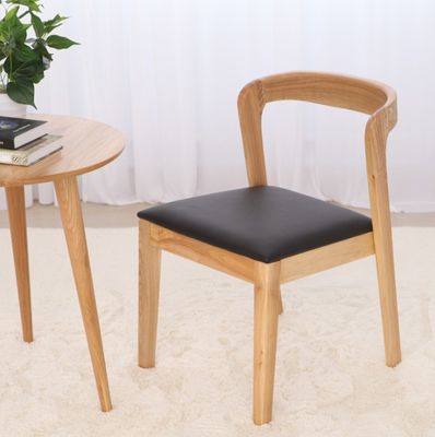 Moderne Nordische Design Massivholz PU Leder Esszimmerstuhl mit Nitrolacquer Oberfläche und Postverpackung