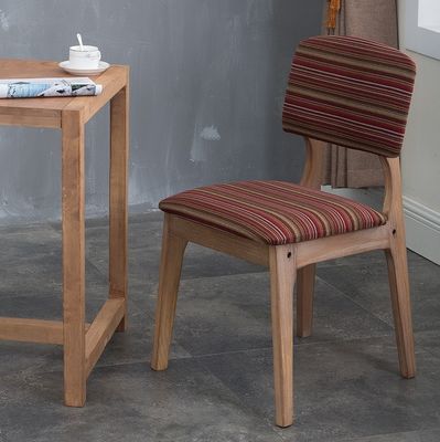 Moderne Esszimmermöbel Massivholzstühle mit Nitrolacquer-Finixierung für Restaurantmöbel