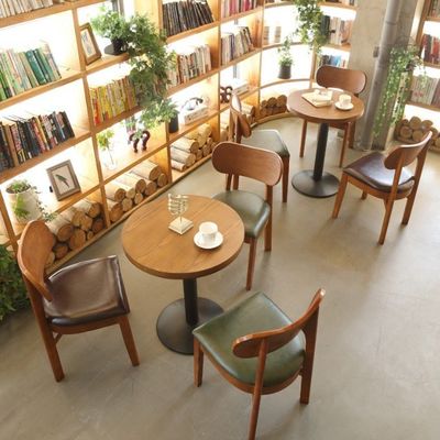 Hotelrestaurant Armlos Nordic Holz Esszimmerstuhl mit Gummiholzrahmen