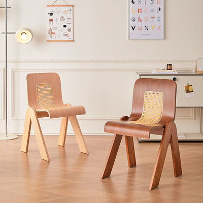 Hotelrestaurant Nordic Holz Esszessel mit Nitrolacquer-Finixierung und Gummiholzrahmen