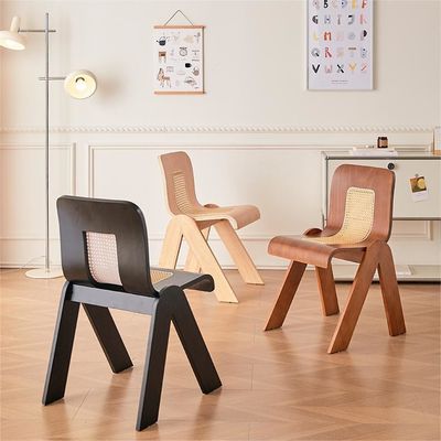 Hotelrestaurant Nordic Holz Esszessel mit Nitrolacquer-Finixierung und Gummiholzrahmen