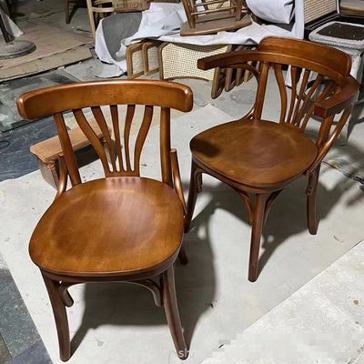 Moderne Holzstühle mit Liegestühle und Polsterung aus PU-Leder im nordischen Stil