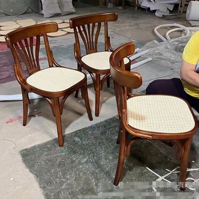 Moderne Holzstühle mit Liegestühle und Polsterung aus PU-Leder im nordischen Stil