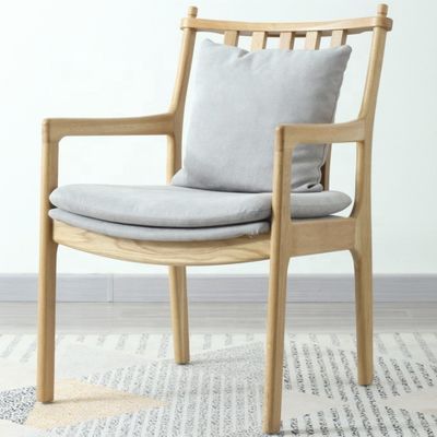 Moderne Restaurant Hotel Stoff Polstered Holz Armlehne Esszessel mit Massivholzkonstruktion