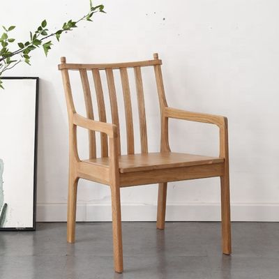 Moderne Restaurant Hotel Stoff Polstered Holz Armlehne Esszessel mit Massivholzkonstruktion