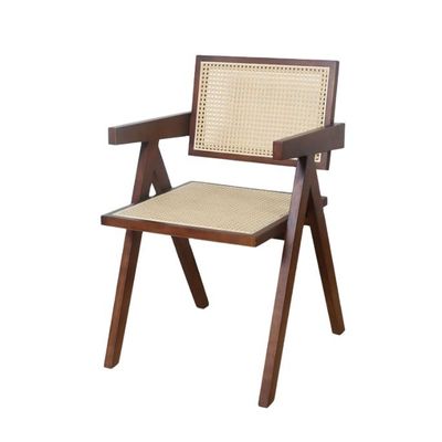 Natürlicher Massivholz-Esstisch mit moderner Rattan-Rückenlehne in schwarzer Oberfläche