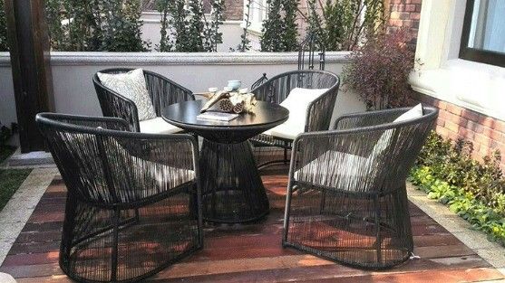 Metall Speisestuhl italienischer Stil Holz Kaffeestuhl für moderne Luxus Sitzgelegenheiten im Freien