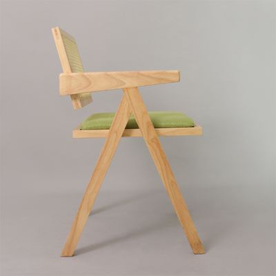 OEM-Dienstleistung W46*D47*H91CM Nordic Holzmöbel Polsterte Rattan-Rückenlehne Massivholz-Esstühle für Hotelrestaurants