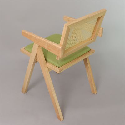 OEM-Dienstleistung W46*D47*H91CM Nordic Holzmöbel Polsterte Rattan-Rückenlehne Massivholz-Esstühle für Hotelrestaurants