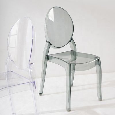 Moderne Stackbare Esszessel aus transparenten PC-Material für Stackbare im Hotel Cafe Wohnzimmer