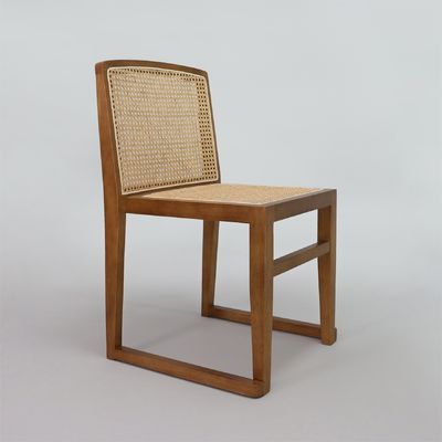 OEM-Service akzeptiert Nordic Möbel Stapelbare Rattan Rückenlehne Massivholz Esszessel für Hotel Restaurant
