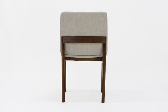 Massivholz-Esstuhl mit individueller Polsterung