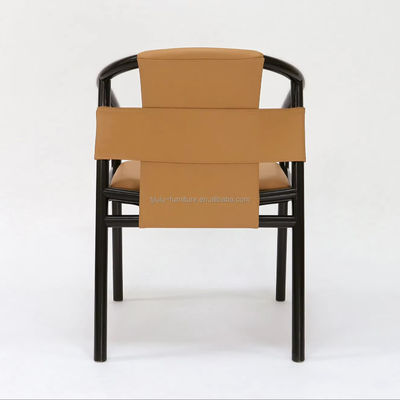 Spezifische Esszessel Massivholzrahmen Freizeitlounge Akzent Armstühle mit braunem Sattelleder