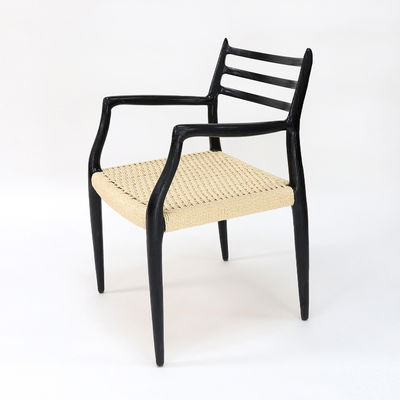 Moderne Esszessel Handgewebte Schnur Nitrolacquer Finale Massivholz mit Armlehne Modernes Design