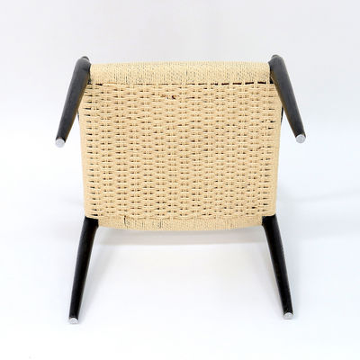 Moderne Esszessel Handgewebte Schnur Nitrolacquer Finale Massivholz mit Armlehne Modernes Design