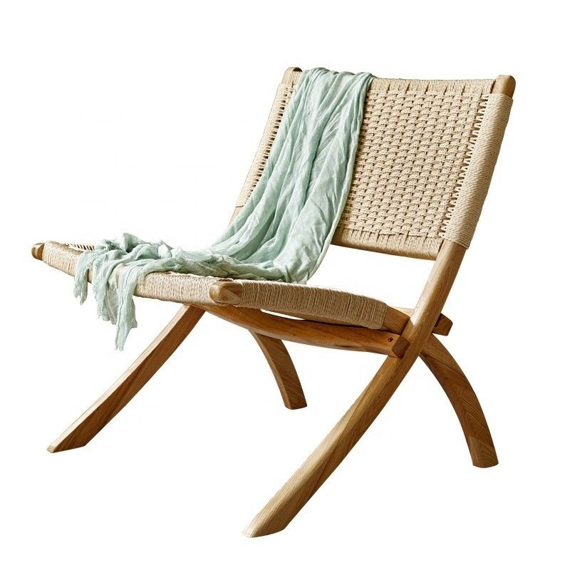 Holz-Patio im Freizeitstil Außen- und Wohnzimmerklappstühle mit natürlicher Rattan-Gewebe