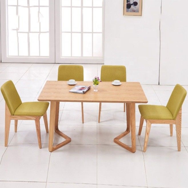 Maßgeschneiderte exquisite Verarbeitung Massivholz Bein Esszimmer Set Möbel mit Esstisch und Stühle Design