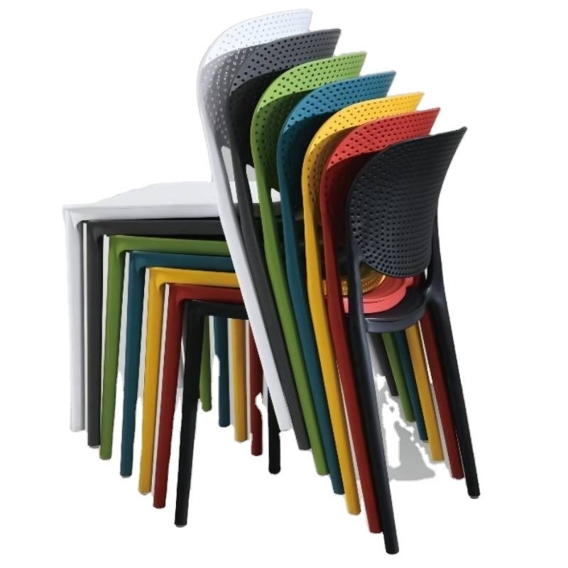 Esszimmer Möbel Stapelbare Plastik PP Stuhl mit modernem Design Stil zu erschwinglichen Preisen