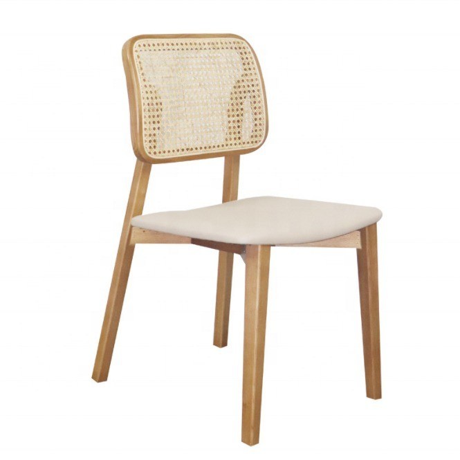 Holz-Rattan-Esstuhl im nordischen Freizeitstil für moderne Innenräume