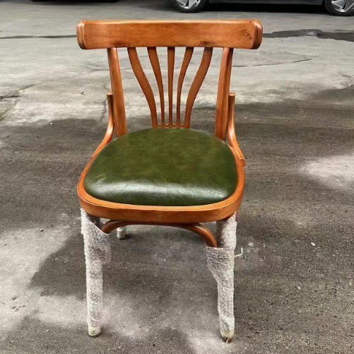 Moderne Holzstühle mit Liegestühle und Polsterung aus PU-Leder im nordischen Stil